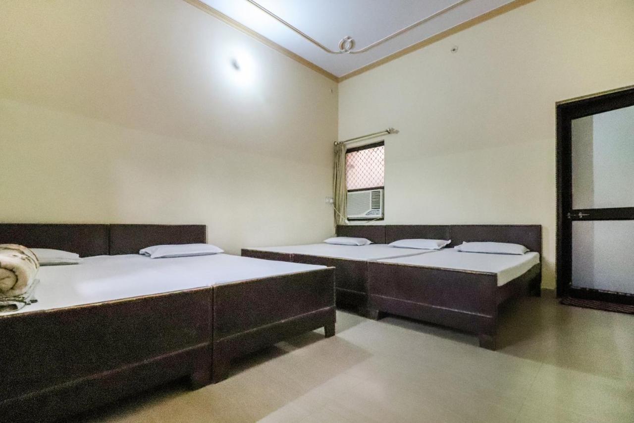 Spot On 60838 Shri Giriraj Dham Hotel Govardhan Exterior photo