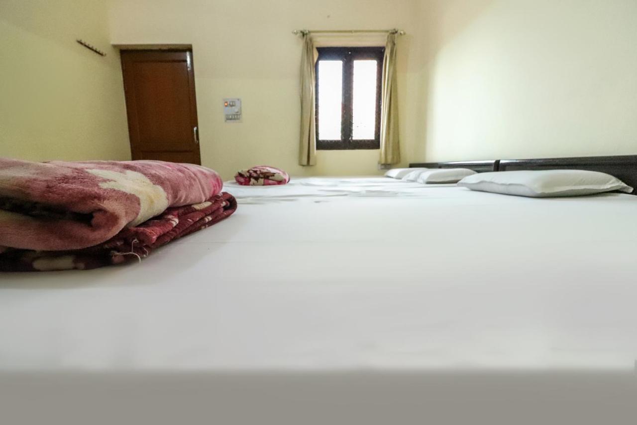 Spot On 60838 Shri Giriraj Dham Hotel Govardhan Exterior photo